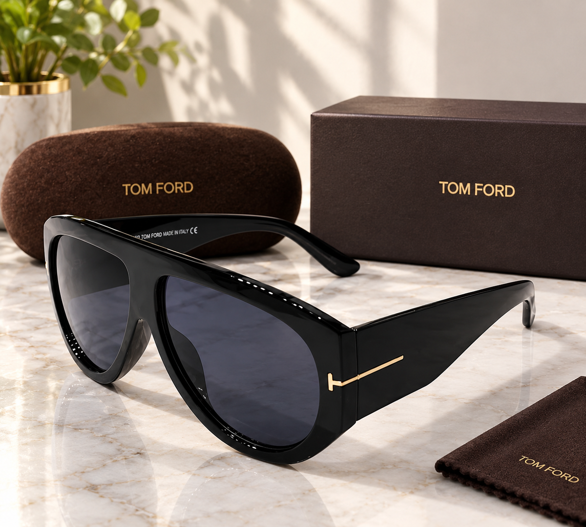 Tom Ford TF1329 01B Icon Collection Sunglasses – Black, Grey Gradient – Brand New